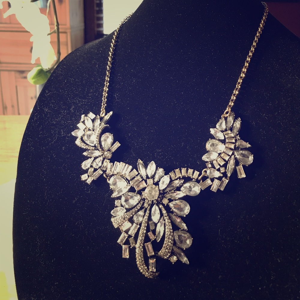 LAST ONE!! Stunning Crystal Statement Necklace